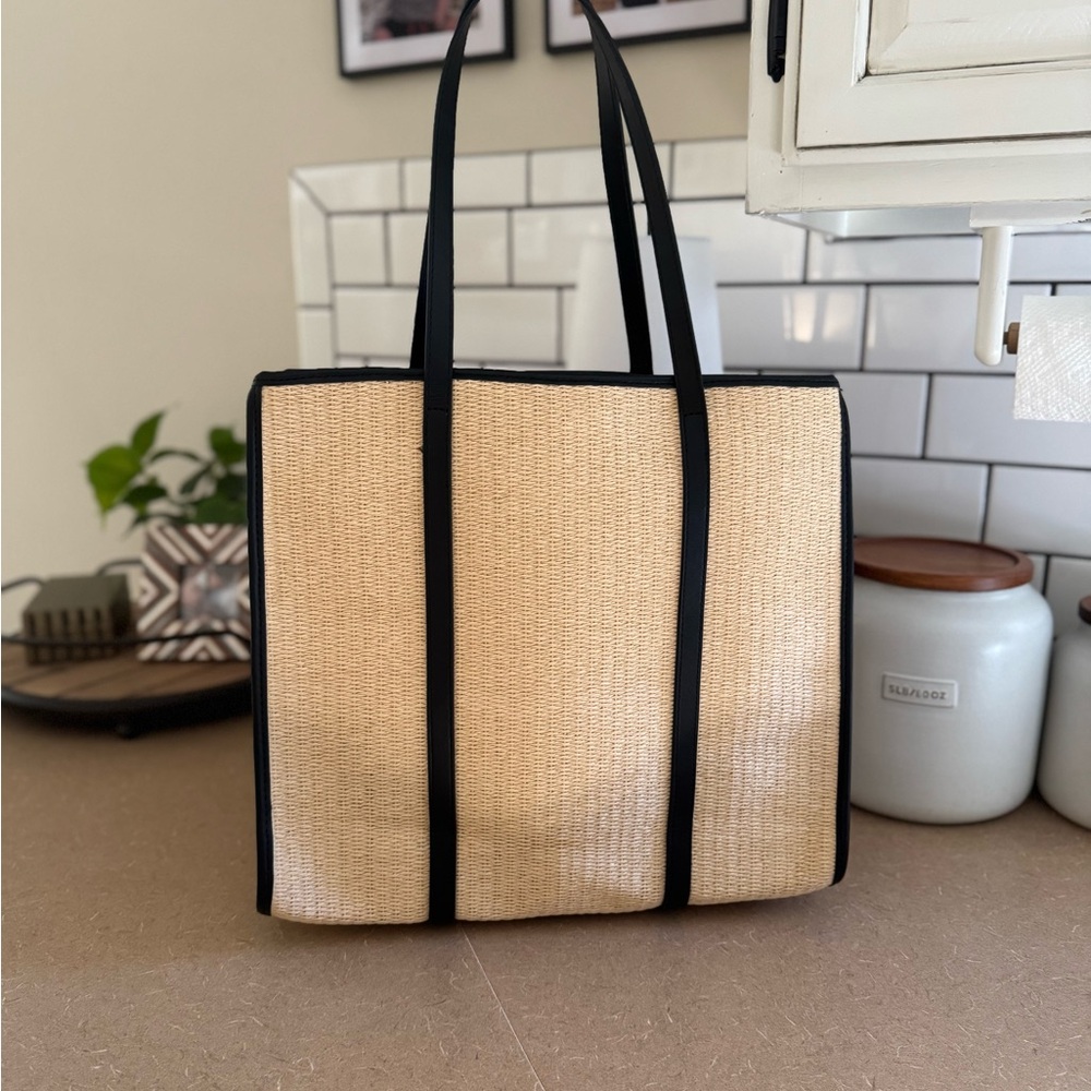 GAP Black and Tan Tote Bag